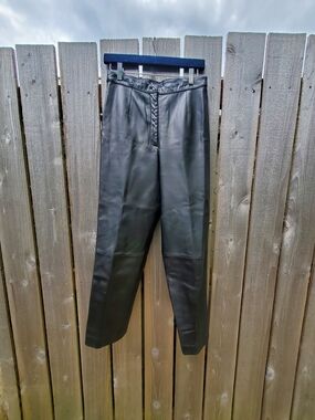 Vintage Women's Mix-It High-Waisted Black 100% Leather Pants Size: 8